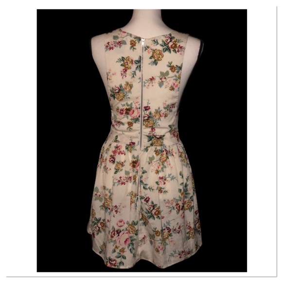 Sale! ❤️4 for $20❤️Wetseal Ladies Dress/Jumper - Picture 3 of 3